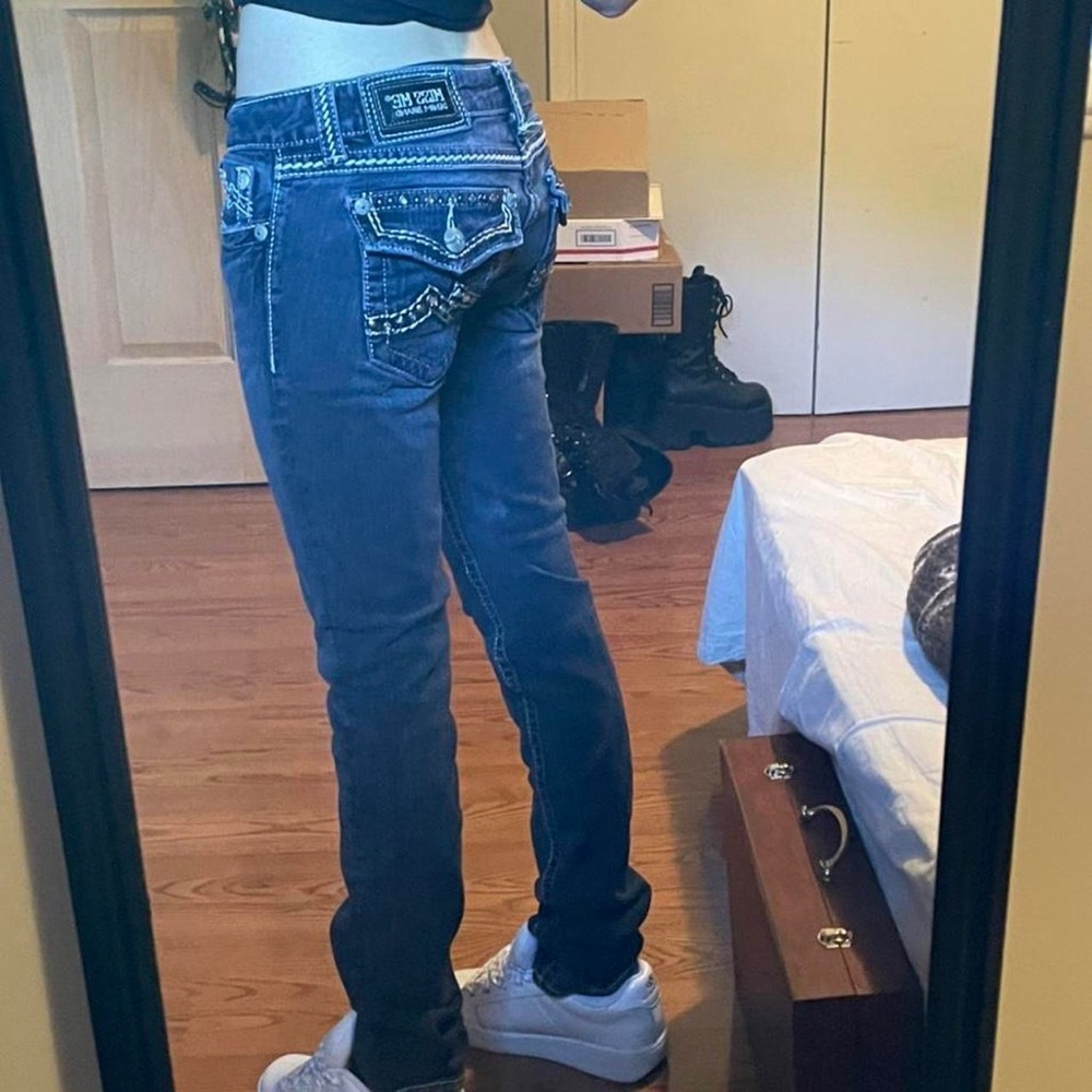 Y2k skinny jeans with studded pockets